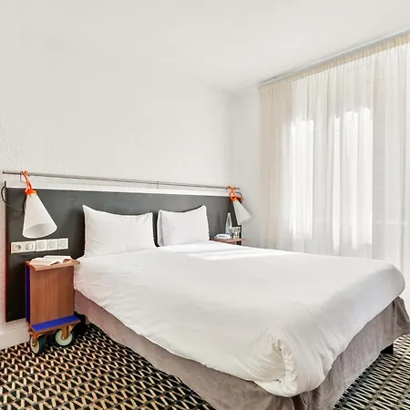 Отель Ibis Styles Republique Le Marais