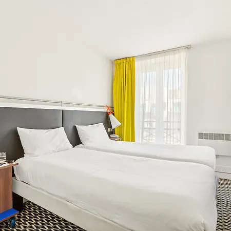 Отель Ibis Styles Republique Le Marais 3*